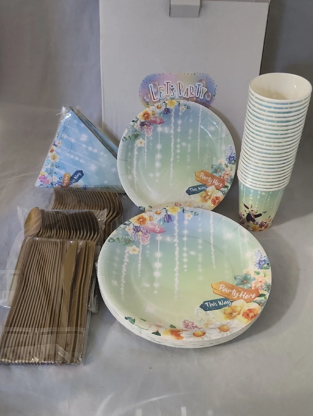 WONDERLAND THEME Partyware Paper Plates, Cups Flateware, And Garland Set